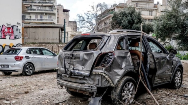 Πόλεμο της Greek Mafia βλέπουν πίσω από τις εκρήξεις σε Πειραιά και Καλλιθέα