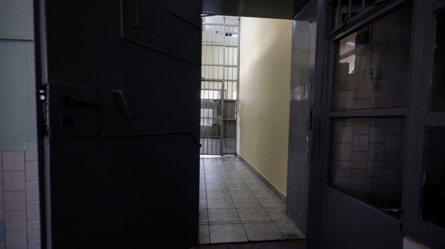 «Ντου» της ΕΛ.ΑΣ στις φυλακές Κορυδαλλού-Εντοπίστηκαν κινητά, ναρκωτικά και μαχαίρι