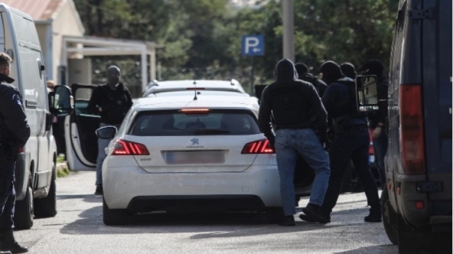  Στη δημοσιότητα στοιχεία μελών της Greek Mafia: Με διεθνή εντάλματα αναζητούνται οι δολοφόνοι Σκαφτούρου και Ρουμπέτη