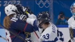 Χειμερινοί Ολυμπιακοί Αγώνες: Μπουνιές και σύρραξη στον ημιτελικό γυναικών ΗΠΑ - Φινλανδία στο χόκεϊ επί πάγου (vid)
