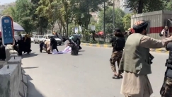 Οι Ταλιμπάν διέλυσαν με προειδοποιητικά πυρά διαδήλωση γυναικών στην Καμπούλ (vid)