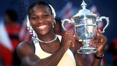 H Σερένα Γουίλιαμς με το τρόπαιο του US Open το 1999