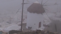 Ομίχλη «εξαφάνισε» τη Μύκονο: Το φαινόμενο που «χτύπησε» το νησί (vid)