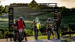 Επτά αστέρες του MotoGP στο χωμάτινο αγώνα του Βαλεντίνο Ρόσι