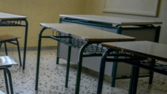 Εξωσχολικοί μπούκαραν σε σχολείο της Πάτρας και το γέμισαν με αφρούς