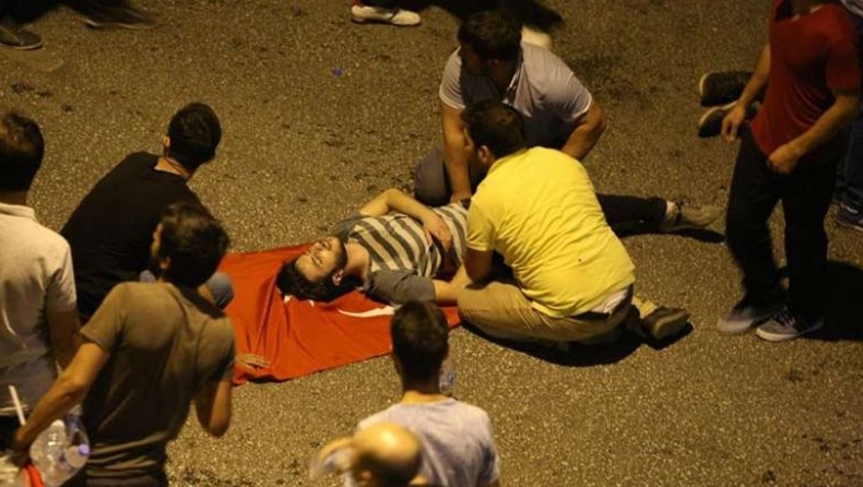 Πάνω από 260 νεκροί και 1.400 τραυματίες στην Τουρκία (vid)