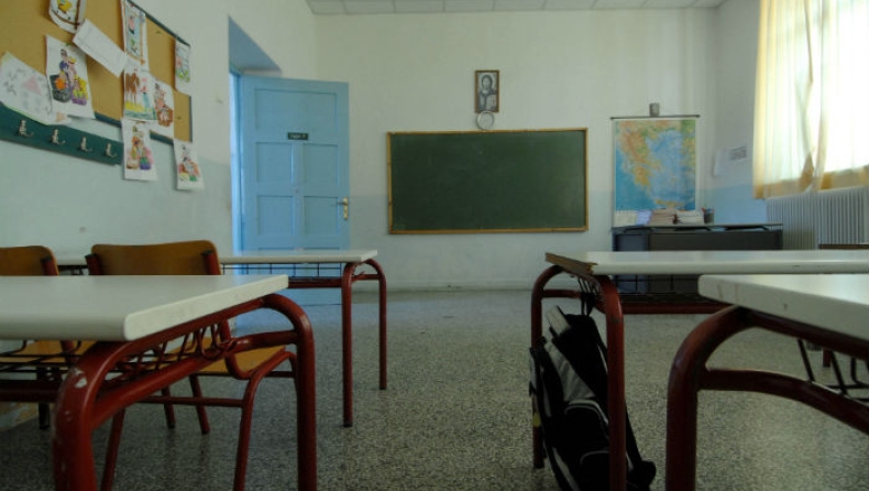 Νέα καταγγελία για τον καθηγητή στις Σέρρες: Έγραψα 3, αλλά με πέρασε με 300 ευρώ