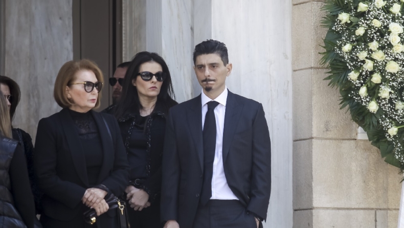 Δημήτρης Γιαννακόπουλος: Η παρουσία του στην κηδεία του Θανάση (pics & vids)