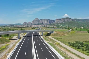 Άνοιξε ο εντυπωσιακός αυτοκινητόδρομος Ε65: Πόσο κοστίζουν τα διόδια και οι φορές που τα συναντάνε οι οδηγοί