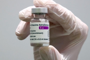 Τέλος το εμβόλιο AstraZeneca: Αποσύρεται από παντού - Η σοβαρή παρενέργεια