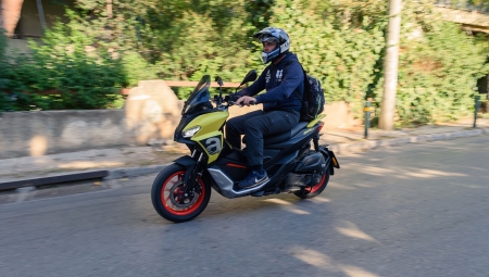 Test ride Aprilia SR 200 GT: To scooter της περιπέτειας