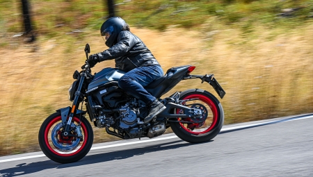 Test ride Ducati Monster: Μοναδικό στο είδος (vid)