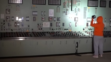 Ταξιδιώτης μπήκε κρυφα στην κόκκινη ζώνη της Φουκουσίμα: Το εγκαταλελειμμένο δωμάτιο πυρηνικού ελέγχου που «πάγωσε» στο χρόνο (vid)