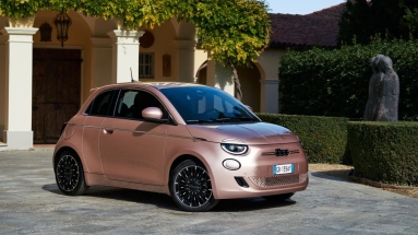Το νέο Fiat 500 ψηφίστηκε ως το "Ηλεκτρικό Αυτοκίνητο του 2022"