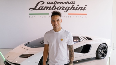 H Lamborghini «ανακρίνει» τον Λαουτάρο Μαρτίνες (vid)