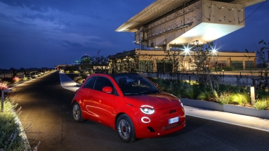 Test drive Fiat 500e (RED): Όλα στο κόκκινο