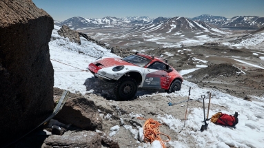 Δύο Porsche 911 έφθασαν στο ψηλότερο ηφαίστειο του κόσμου (vid)