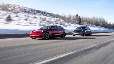 H Tesla κερδίζει ανά όχημα οκτώ φορές παραπάνω από την Toyota