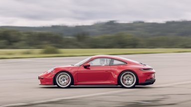 H Porsche 911 GT3 κάνει τα βουνά να αντιλαλούν (vid)