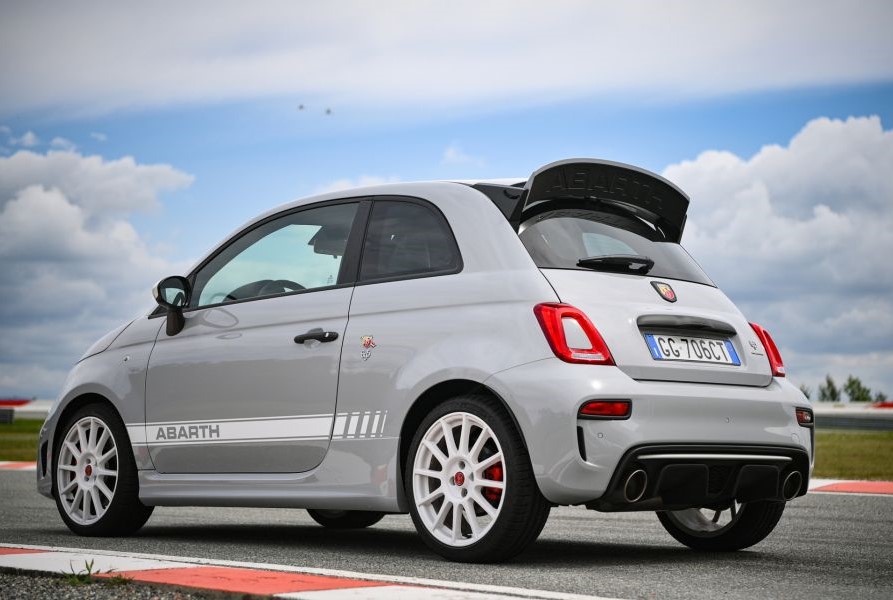 Abarth 695 Essesse