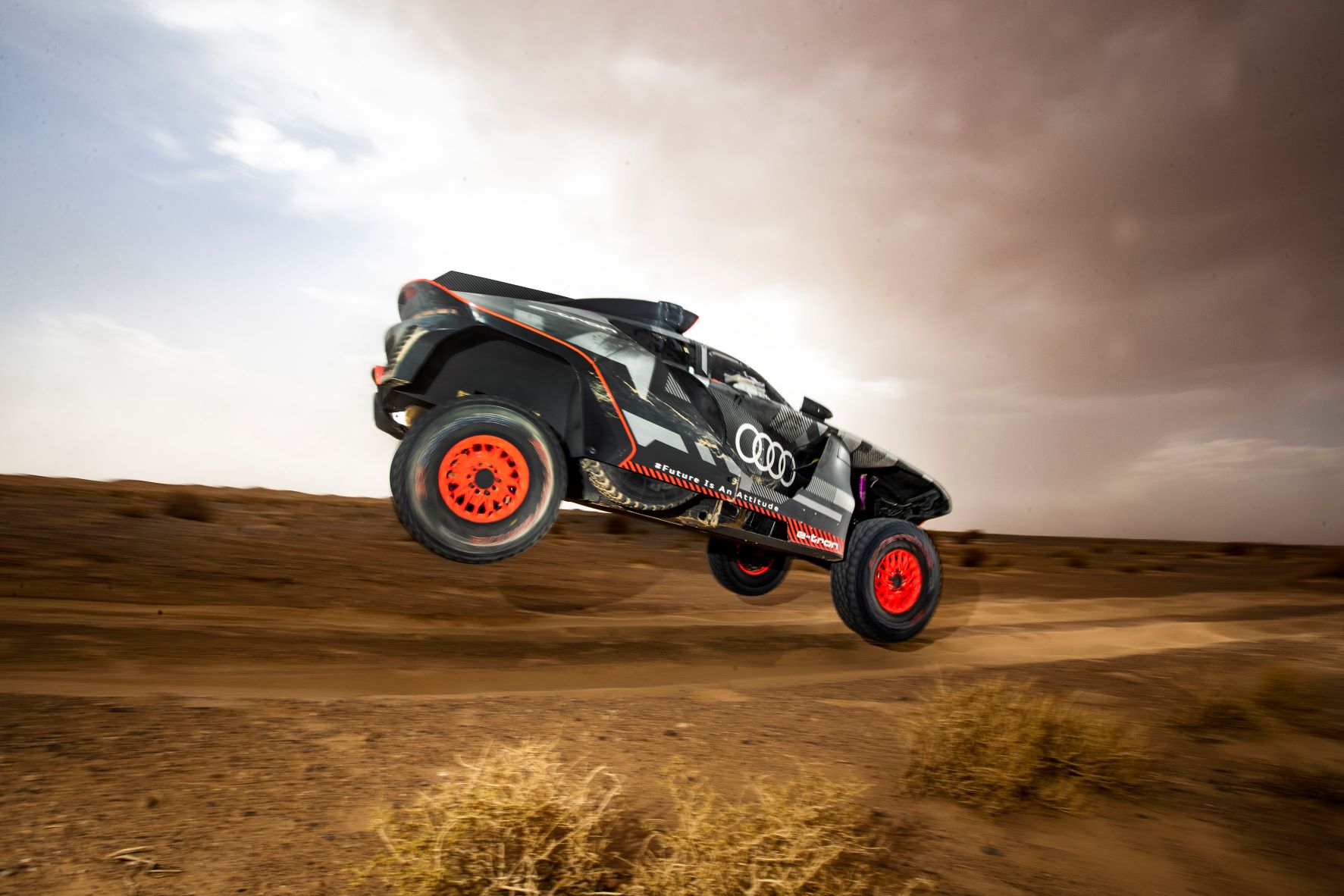 Η Audi ολοκλήρωσε τις δοκιμές του RS Q e-tron στο Μαρόκο ενόψει Rally Dakar A216899_medium