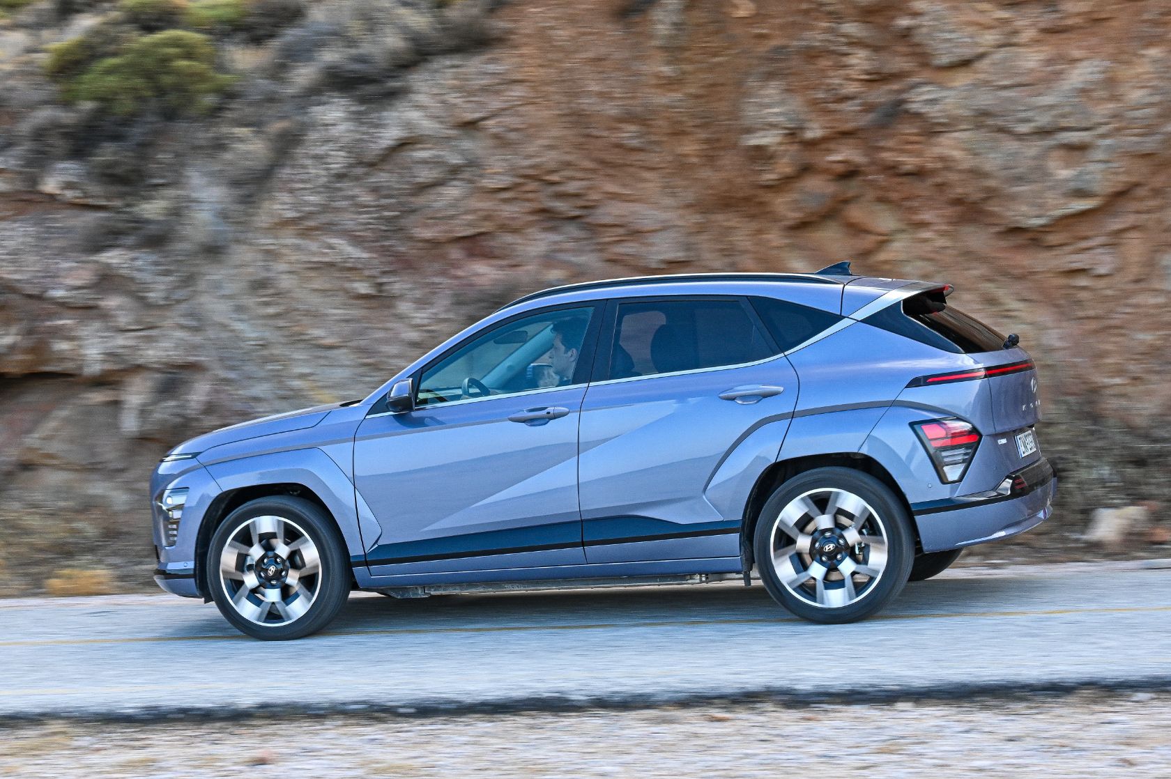 Hyundai KONA Electric vs Honda e:Ny1