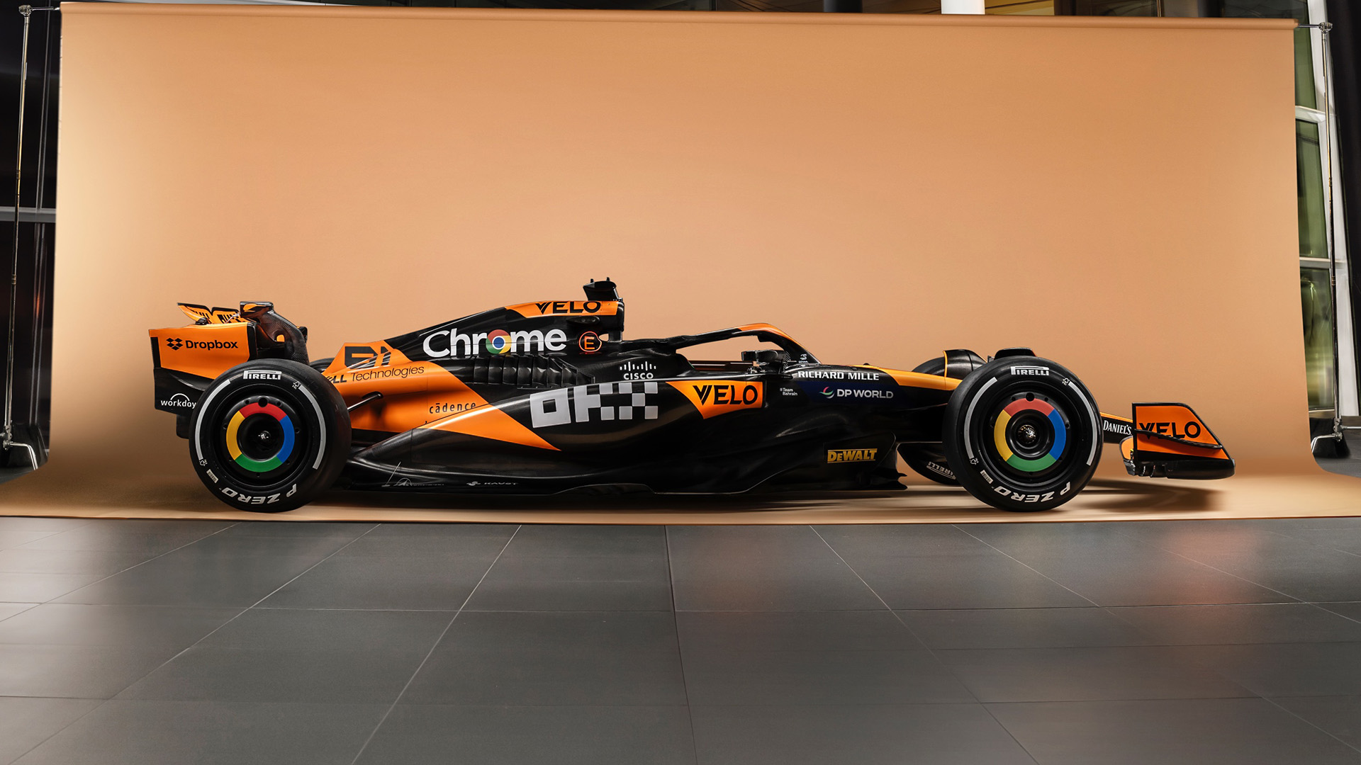 McLaren MCL38