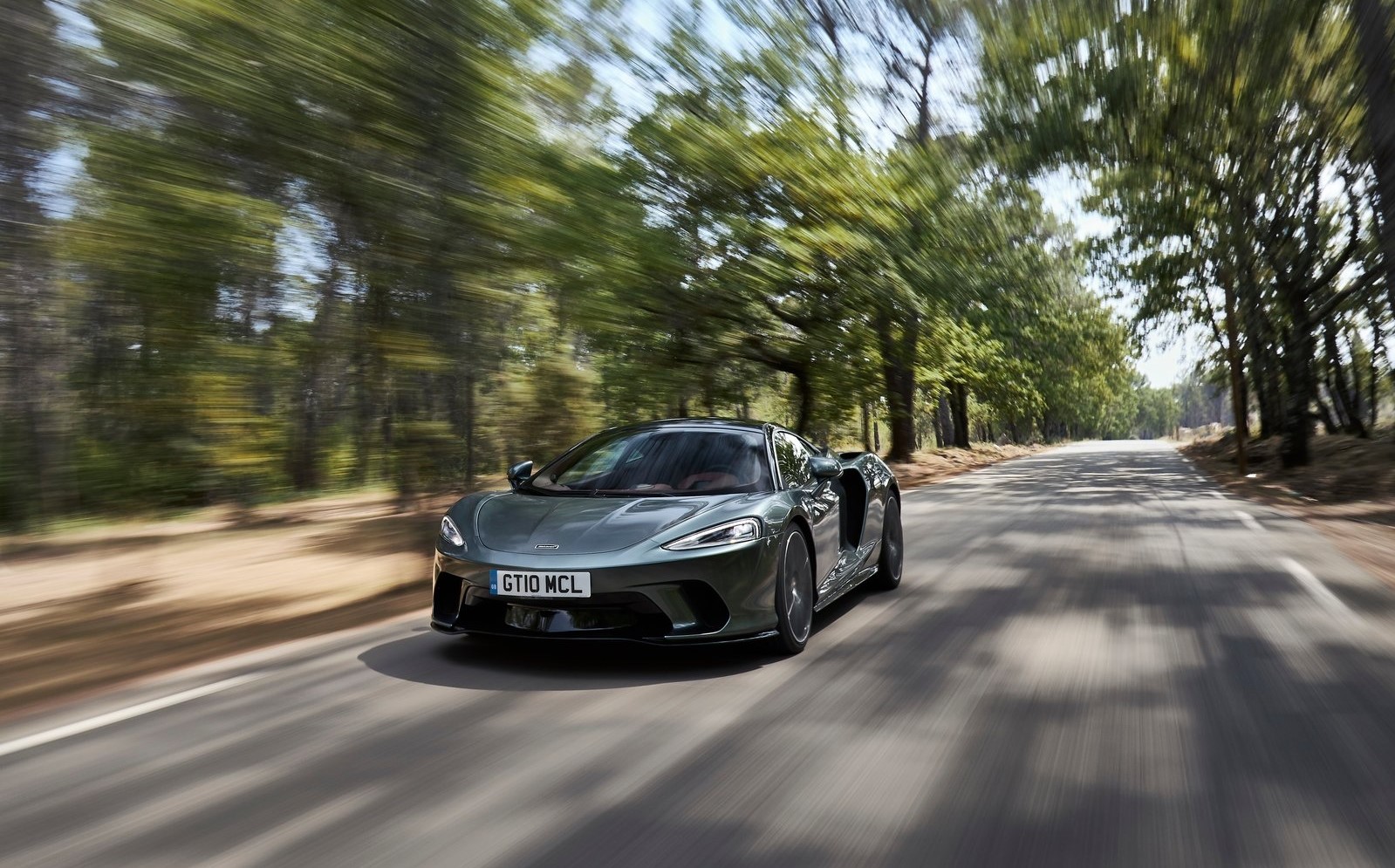 McLaren GT