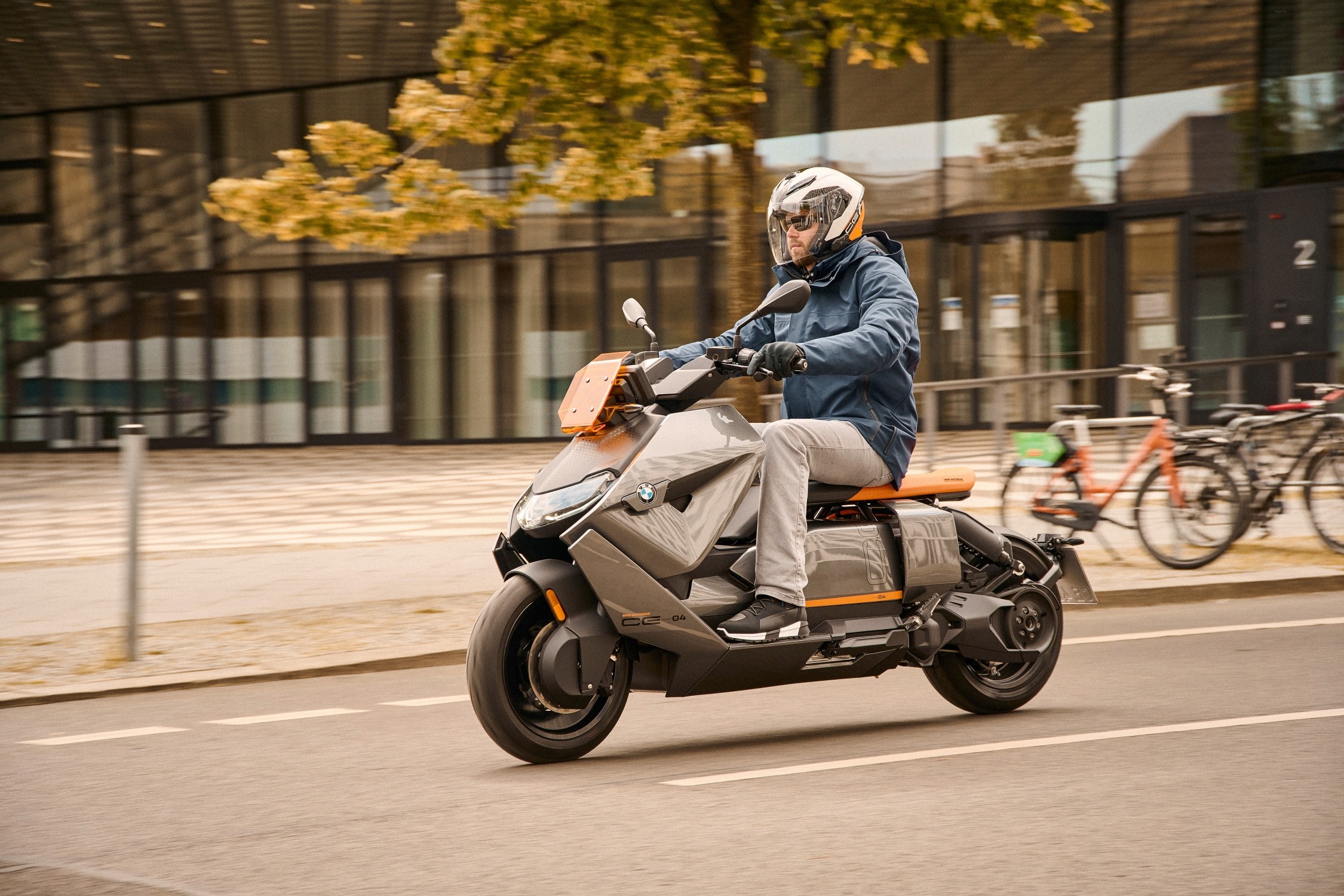 BMW CE 04