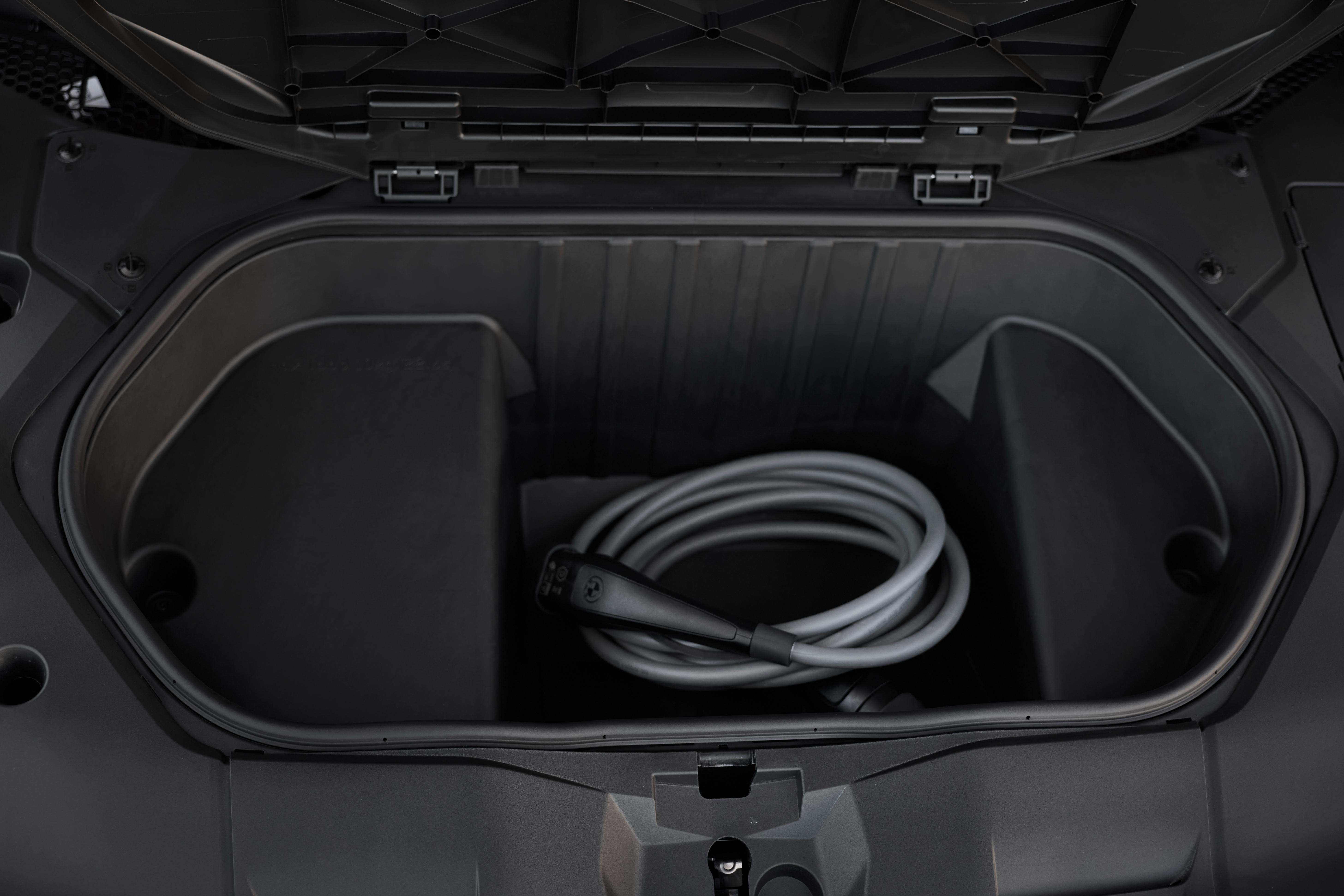 BMW iX4