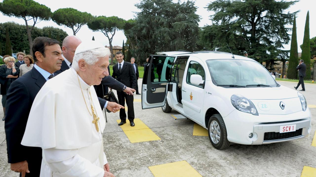 Πάπας Βενέδικτος Renault Kangoo