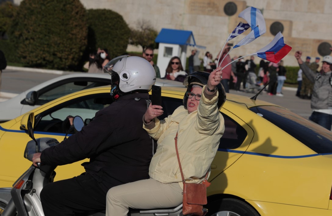 Συγκεντρωση Ουκρανων Ρωσων στο κέντρο 