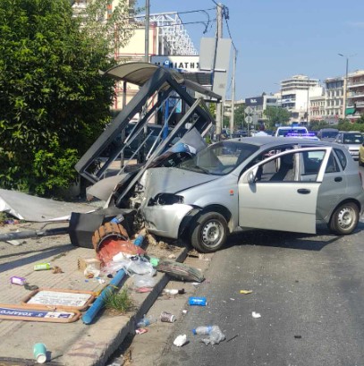 Αυτοκίνητο τροχαίο Μεσογείων