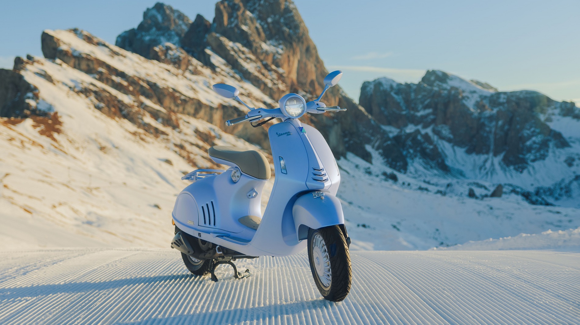 Vespa 946 Snake