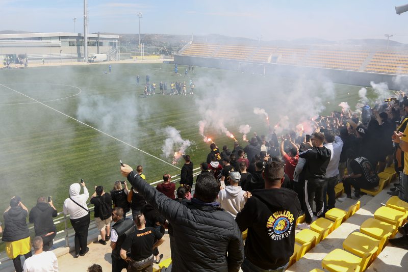 Ο κόσμος της ΑΕΚ στα Σπάτα