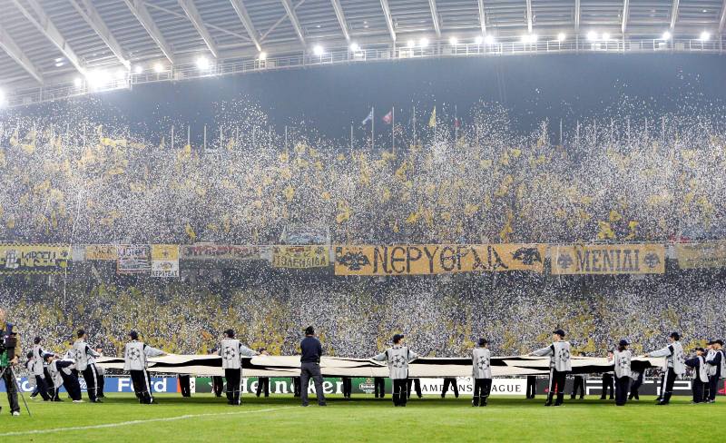 Η ατμόσφαιρα στο AEK-Mίλαν 1-0