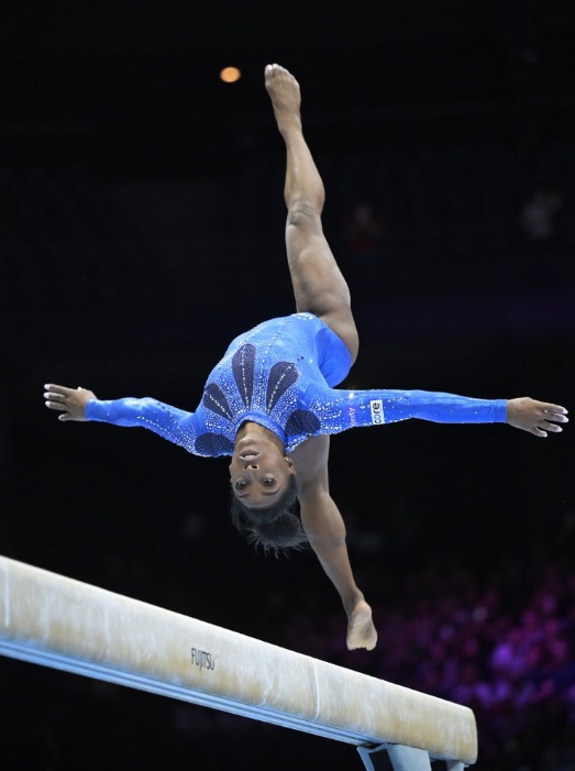 simone biles balance beam