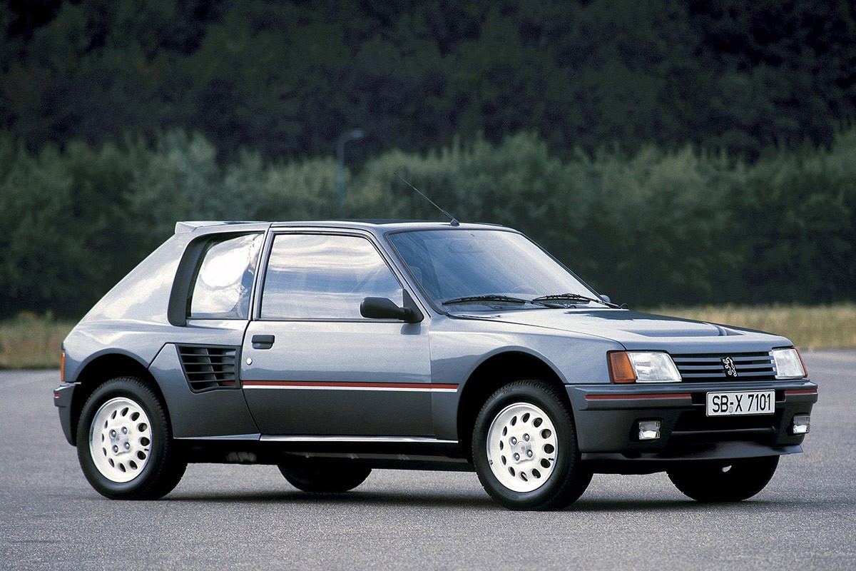 Peugeot 205 T16.