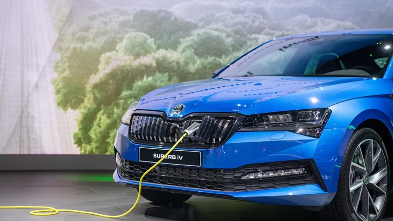 H Plug-in υβριδική έκδοση του Skoda Superb.