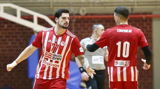 Ο Ολυμπιακός συνεχίζει με νίκες στη Handball Premier και περιμένει την ΑΕΚ 