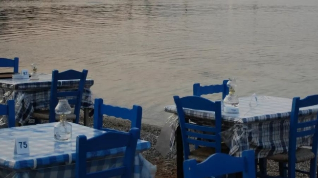 Κάτι από νησί: 8 ταβέρνες κοντά στην Αθήνα, για να φας πλάι στο κύμα