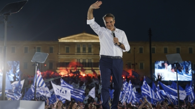 Κυριάκος Μητσοτάκης: «Πάμε να ντύσουμε ξανά την Ελλάδα στα χρώματα της Νέας Δημοκρατίας» (vid)