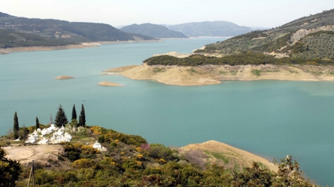 Μυστήριο με τη σορό που εντοπίστηκε στη λίμνη Κρεμαστών: Τα σενάρια που εξετάζουν οι Αρχές 