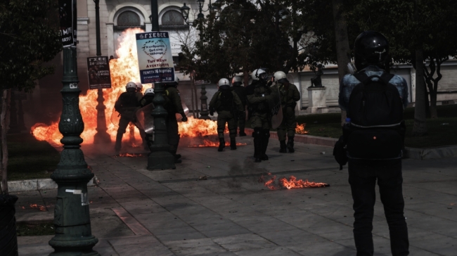 «Ιστορική απόφαση»: Δικαιώθηκε φωτορεπόρτερ που τραυματίστηκε από ΜΑΤ το 2021 και θα λάβει αποζημίωση 30.000 ευρώ