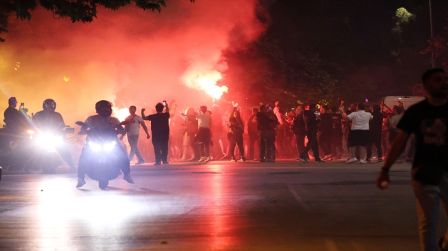 Ταυτοποίηθηκε ο οπαδός που πέταξε μπουκάλια σε αστυνομικούς έξω από την Τούμπα πριν το ΠΑΟΚ-Παναθηναϊκός