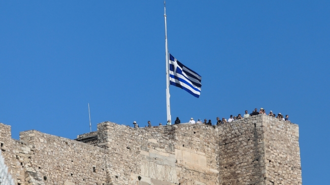 Εθνικό Πένθος: Τι σημαίνει, πόσες φορές έχει κηρυχθεί στην Ελλάδα και πως επηρεάζει τα σχολεία