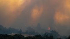 Φωτιά στη Νέα Αλμυρή Κορινθίας κοντά σε κατοικίες: Μήνυμα για εκκένωση τριών οικισμών (pic & vids)