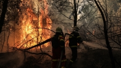 Μόλις 9 ευρώ τη μέρα τα εκτός έδρας των πυροσβεστών (vid)