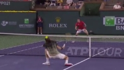 Indian Wells: Ο Τσιτσιπάς σκύβει και φτάνει σε μπρέικ (vid)