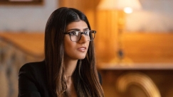 H Mia Khalifa στηρίζει την Ουκρανία και δημοσίευσε οδηγίες για μολότοφ 